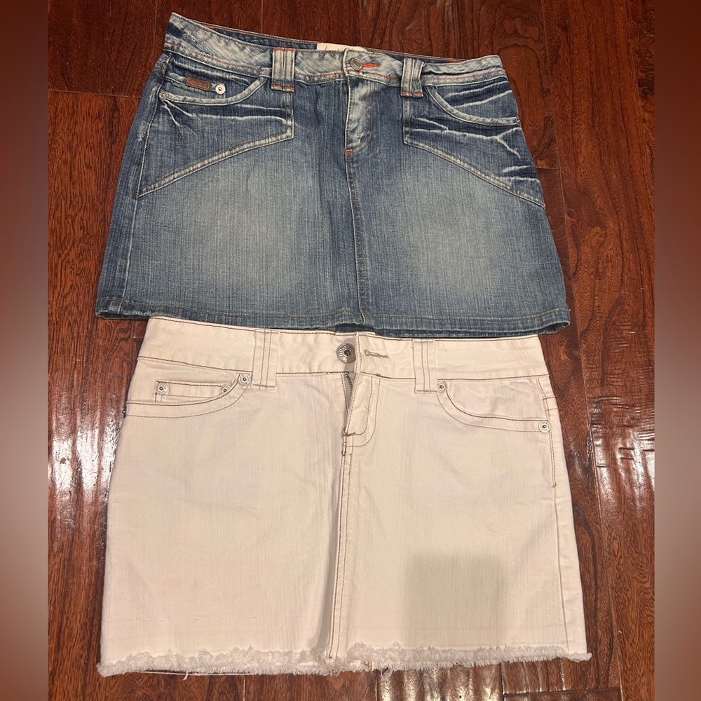 Woman's size 10 Guess denim mini skirt London jean denim mini skirt Y2K stretch